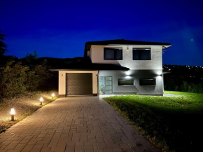 Luxury Villa Rosemary with free parking in Szentendre